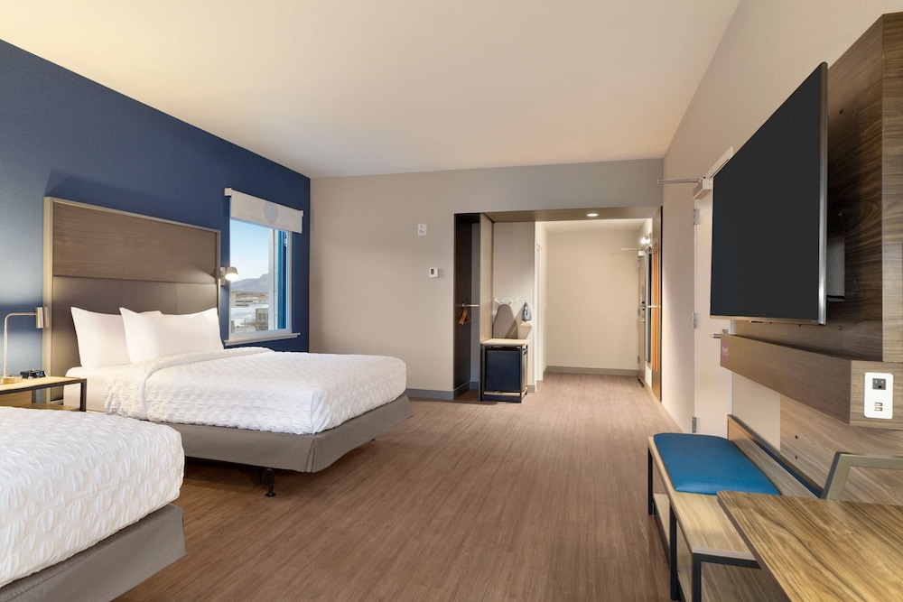 Room, 2 Queen Beds, Accessible, Bathtub (Mobility & Hearing) - Photo 2