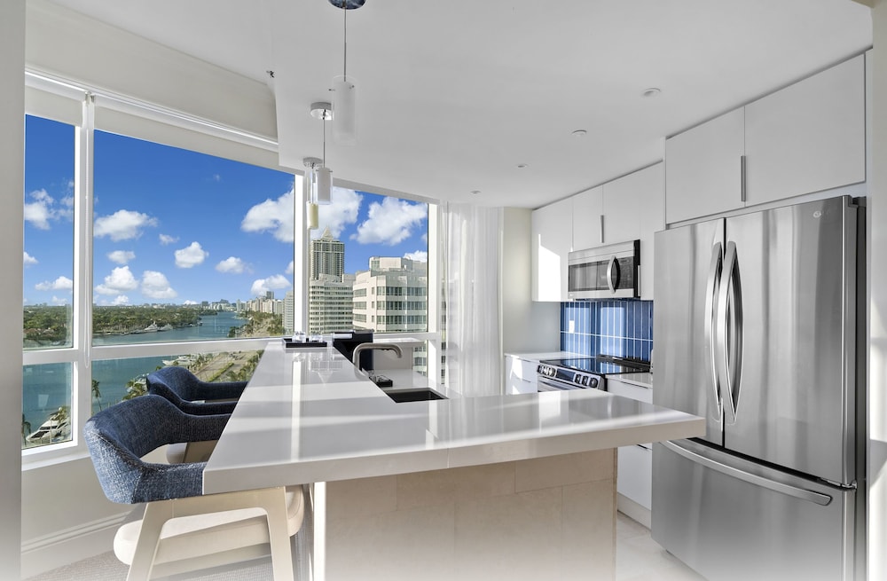 Junior Suite, 1 Bedroom, Kitchen, Bay View