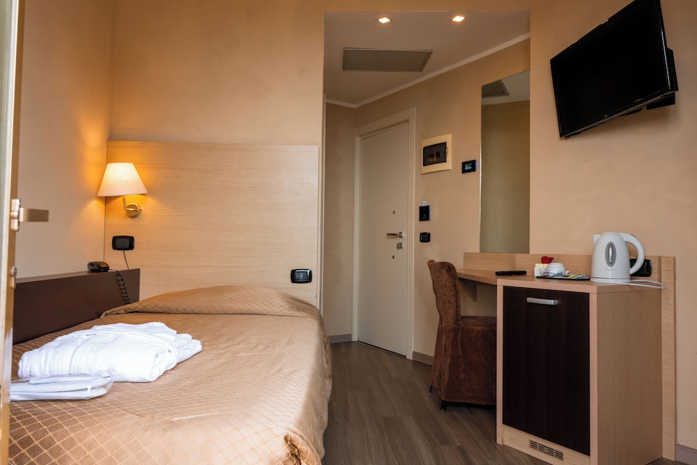 Basic Room, 1 Large Twin Bed photo 1