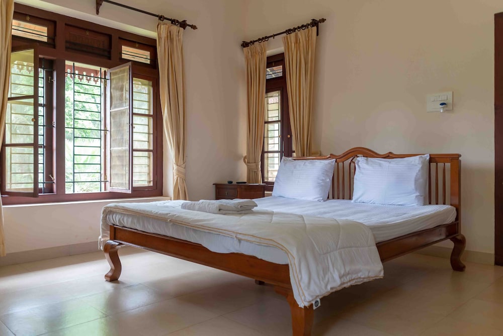 Villa - Photo 1