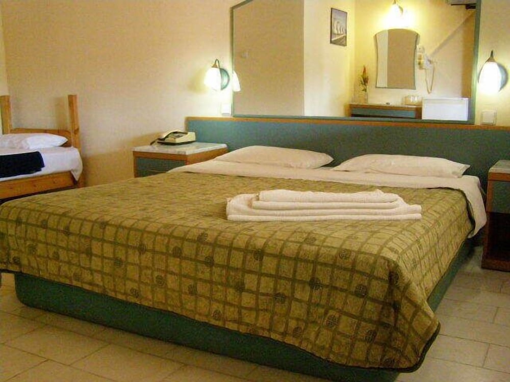 Standard Double Room photo 3