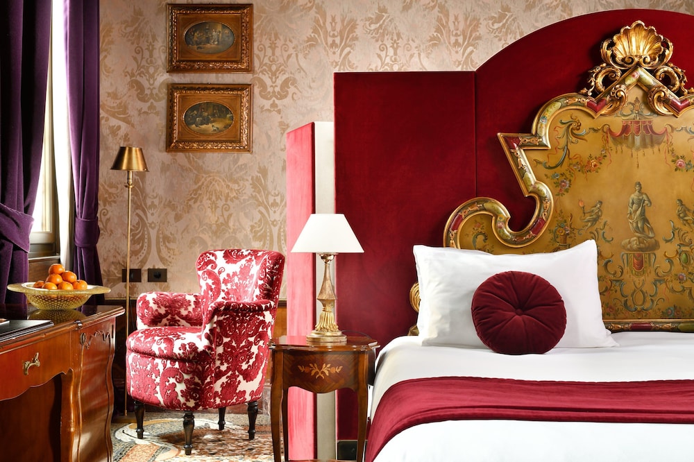Luxury Suite, Canal View photo 2
