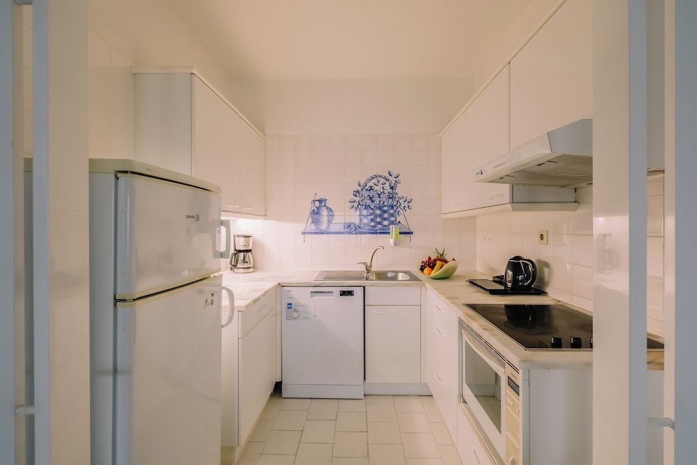 Deluxe One Bedroom Apartment - 4 Adults - Photo 3