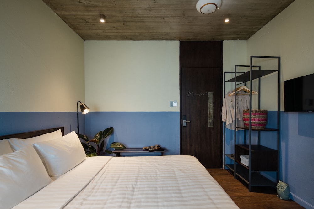 Deluxe Double Room Single Use - Photo 7