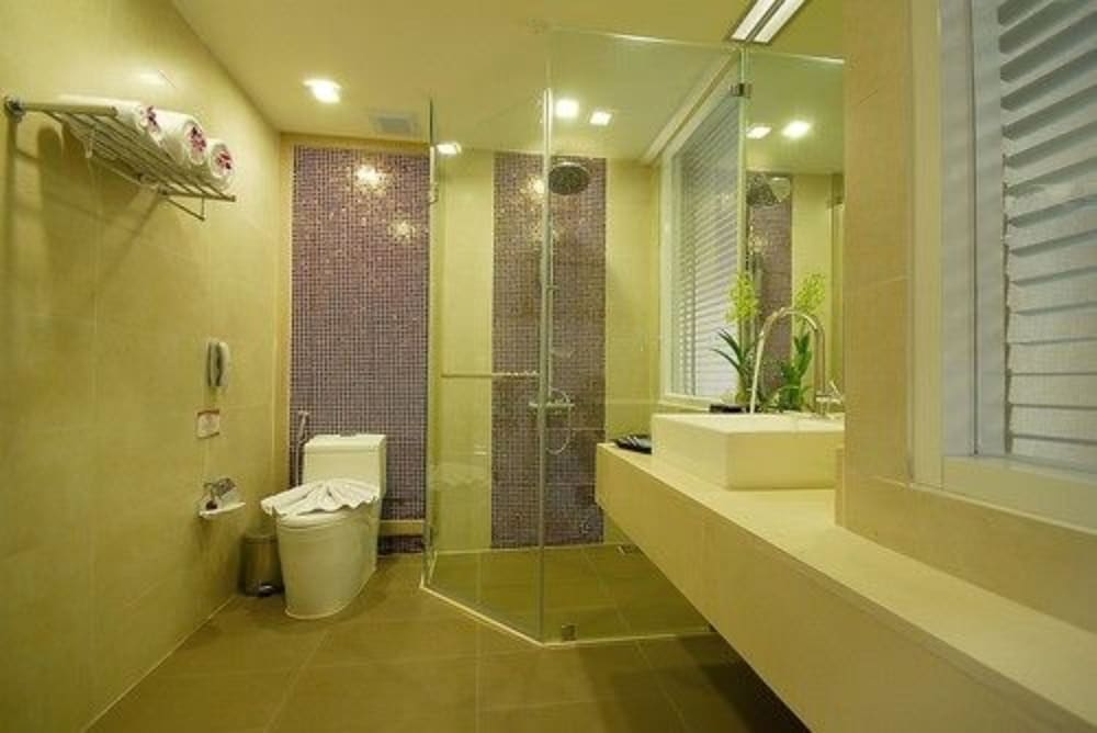 Two Bedroom Suite - Photo 4