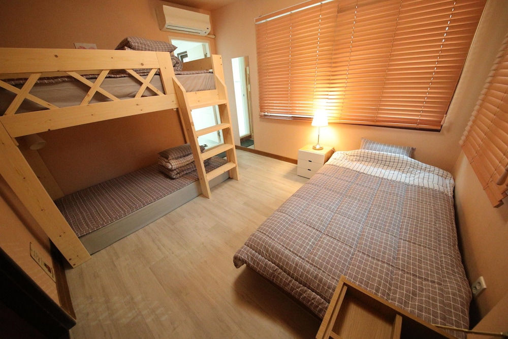 Triple Room - Photo 1
