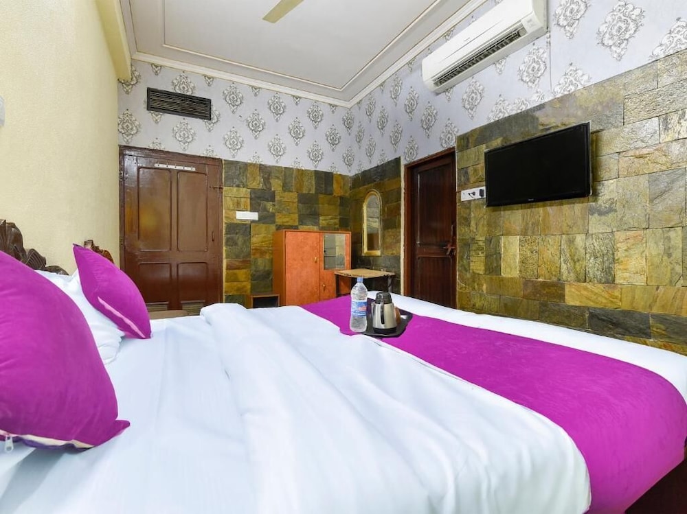 Deluxe Room - Photo 9