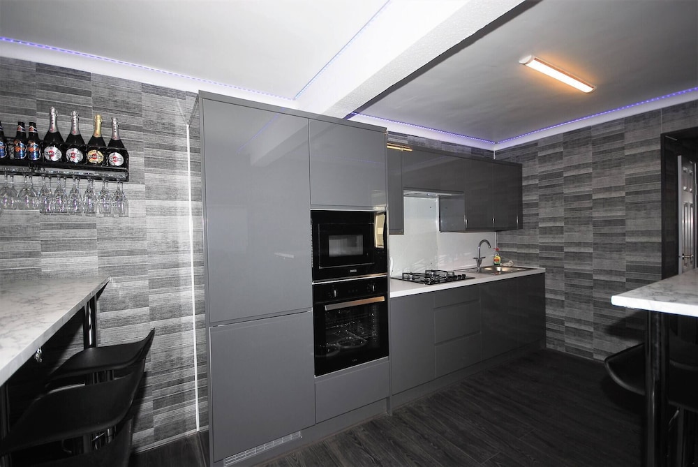 House, 1 Bedroom, Terrace, Garden View