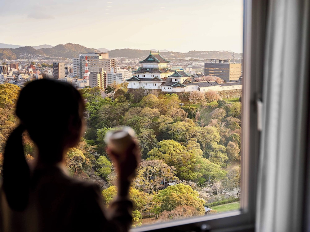 Standard Twin Room with CASTLE View and TWO single size beds. (Non-smoking) (For 2 person) - Photo 6