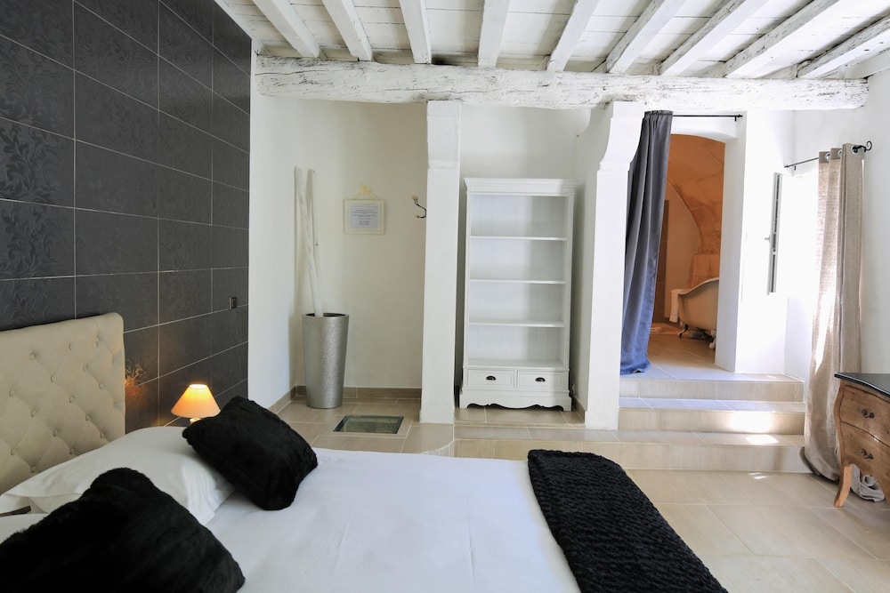 Suite - Photo 4