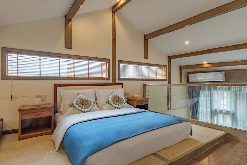 Suite - Photo 3