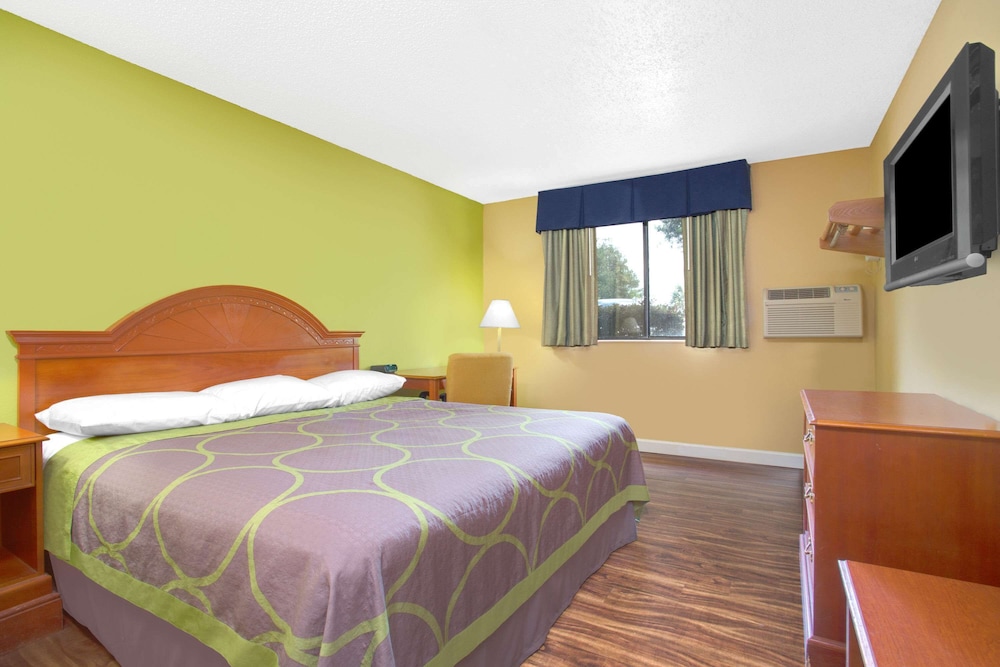 Room, 1 King Bed, Non Smoking - Photo 1