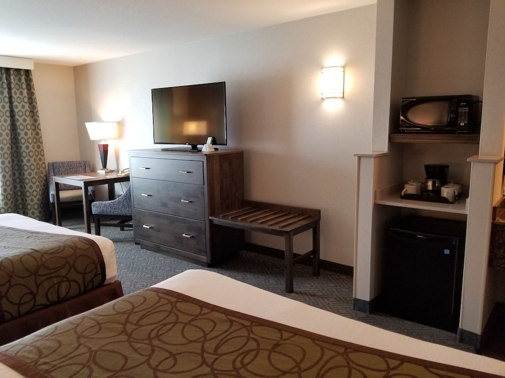Standard Room, 2 Queen Beds, Non Smoking, Microwave - Photo 7