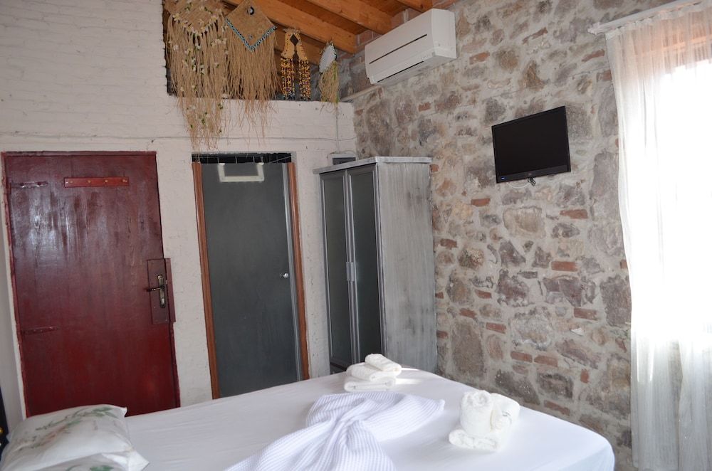 Standard Triple Room - Photo 3
