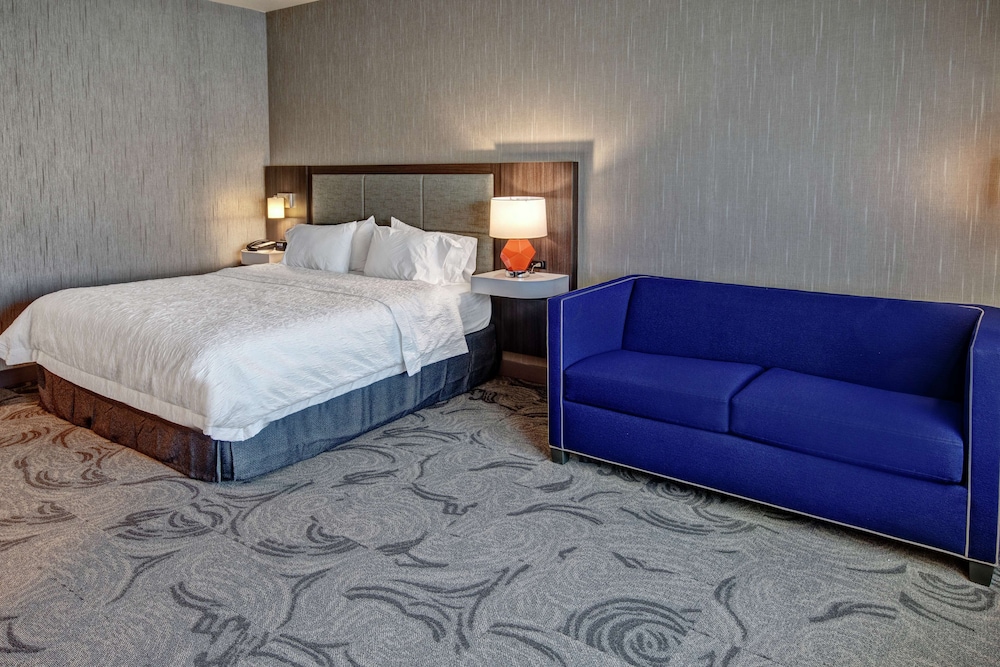 Room, 1 King Bed, Accessible, Bathtub (Hearing)