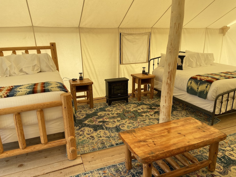 Deluxe Tent photo 1