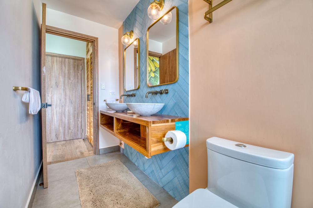 Oceanview King Suite - Photo 7