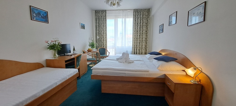 Basic Double Room