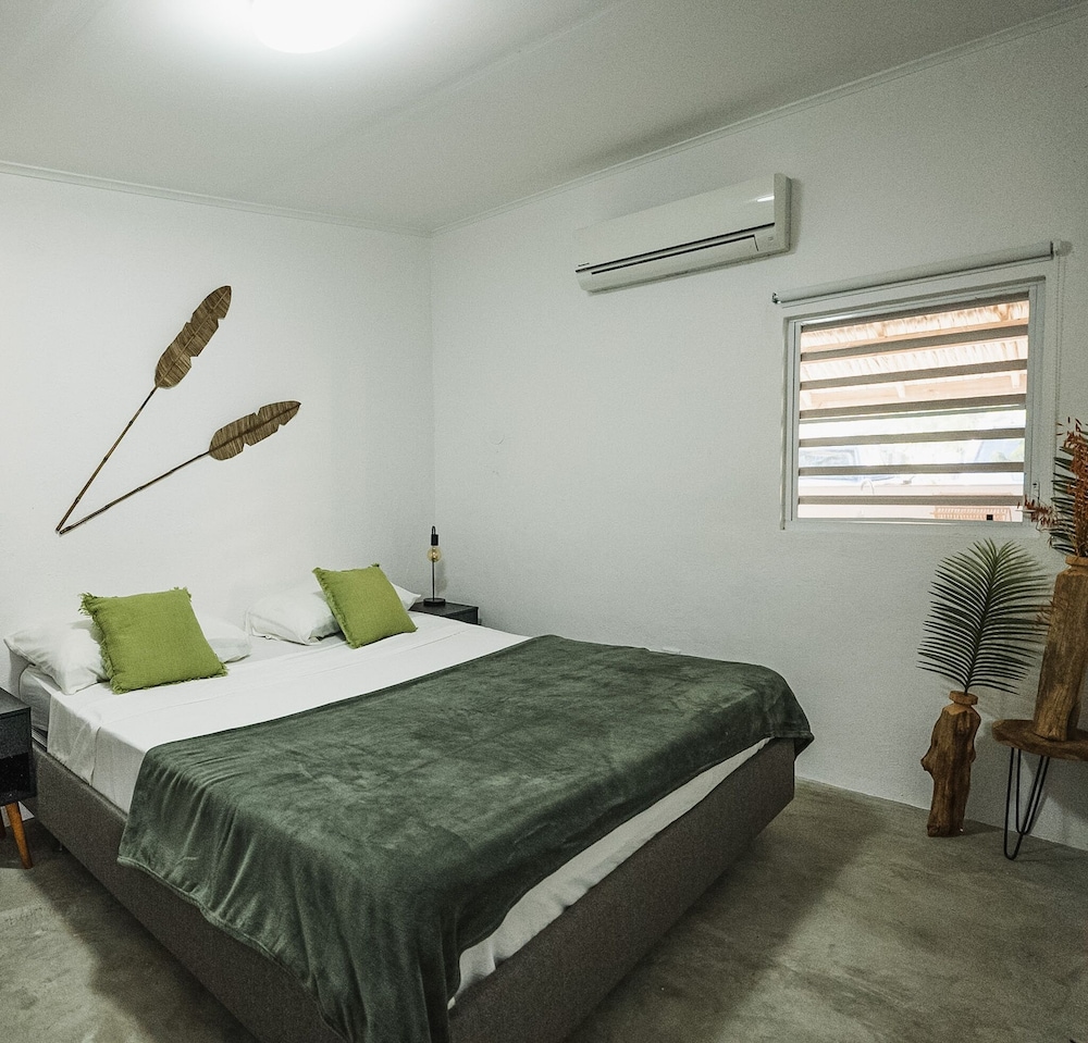 Family Apartment, 2 Bedrooms, Garden View photo 2