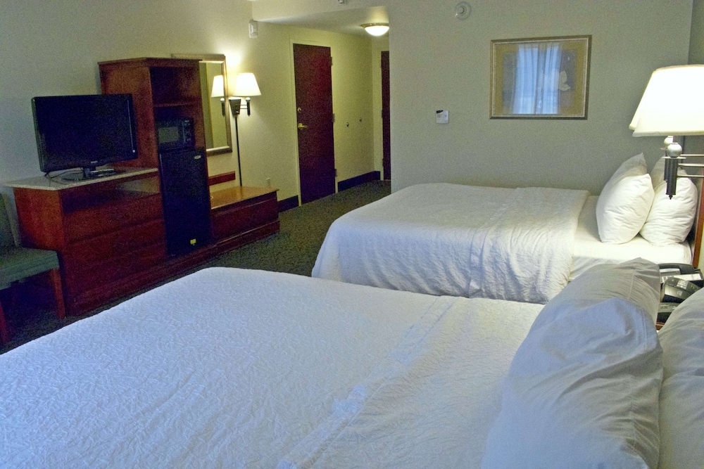 Room, 2 Queen Beds, Accessible, Non Smoking - Photo 6