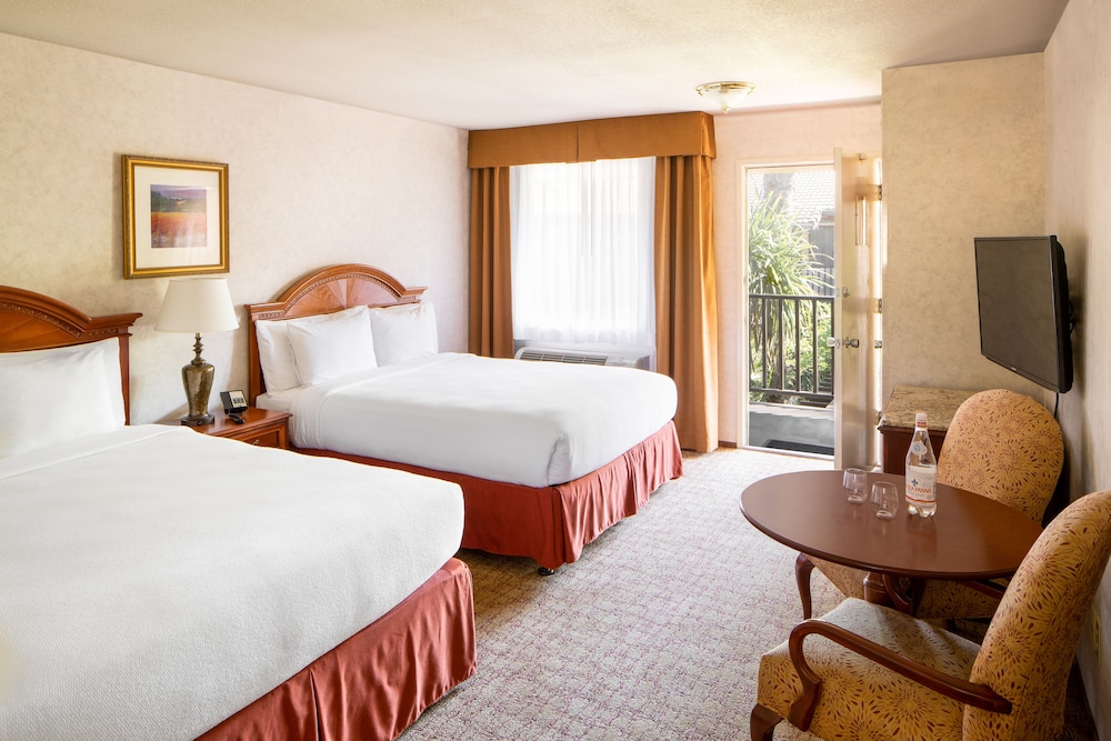 Standard Room, 2 Queen Beds, with Kitchen photo 1