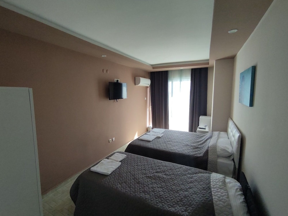 Classic Room, 1 Double Bed, Balcony, Sea View photo 1