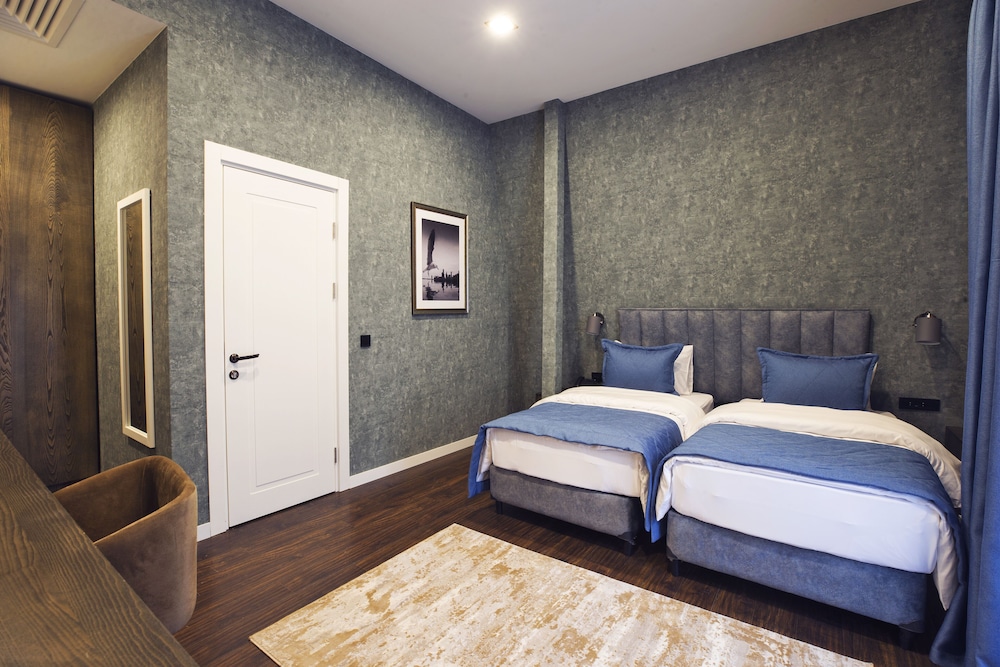 Standard Double or Twin Room - Photo 7
