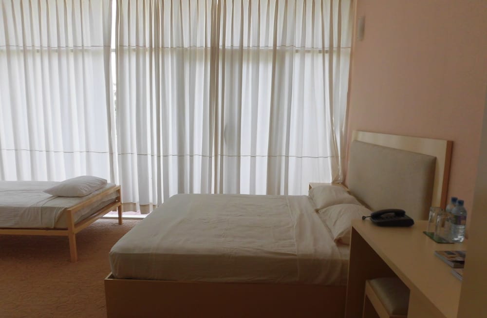 Standard Double Room, 1 Double Bed, Lake View photo 3