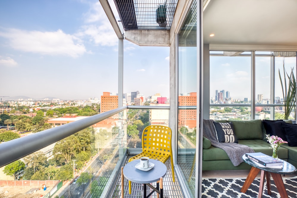 Apartment with Panoramic Balcony - Photo 7