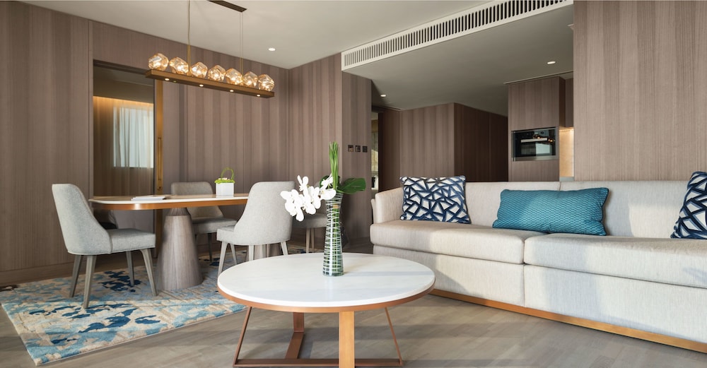 Suite, 2 Bedroom (Ocean) thumbnail 6
