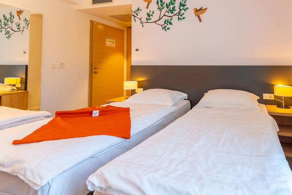 Superior Triple Room, 2 Twin Beds