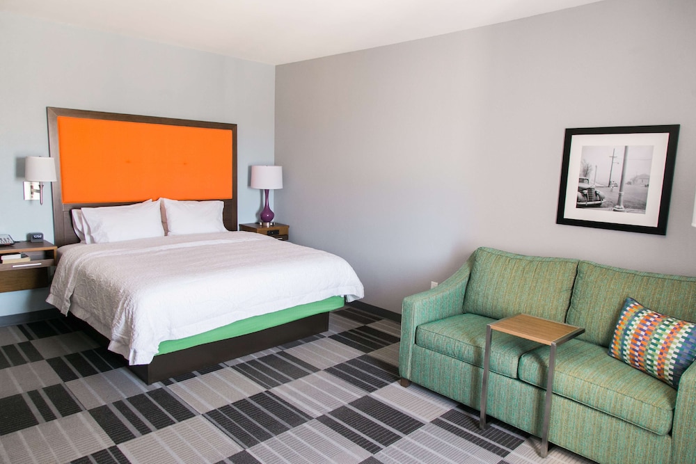 Room, 1 King Bed, Accessible, Non Smoking (w/ roll-in shower) photo 1