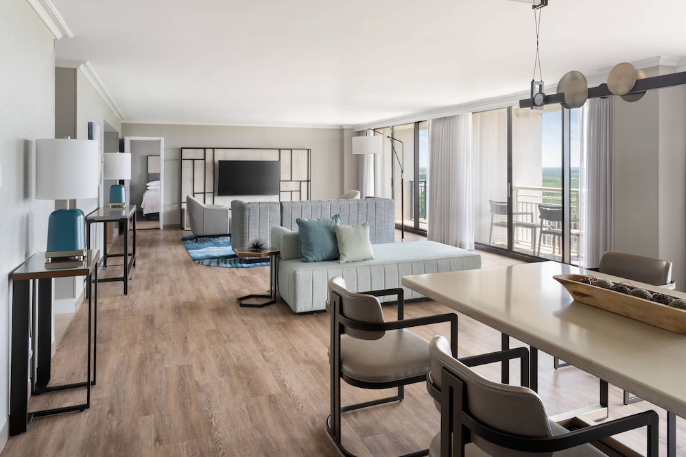 Suite, 1 King Bed with Sofa bed, Balcony