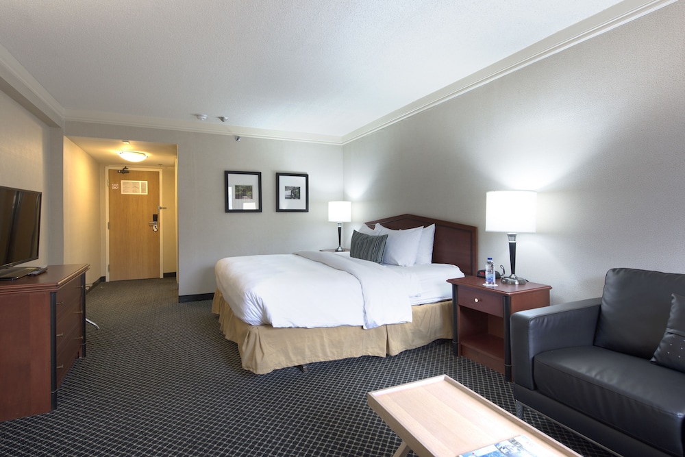 Toronto Don Valley Hotel and Suites — photo 73