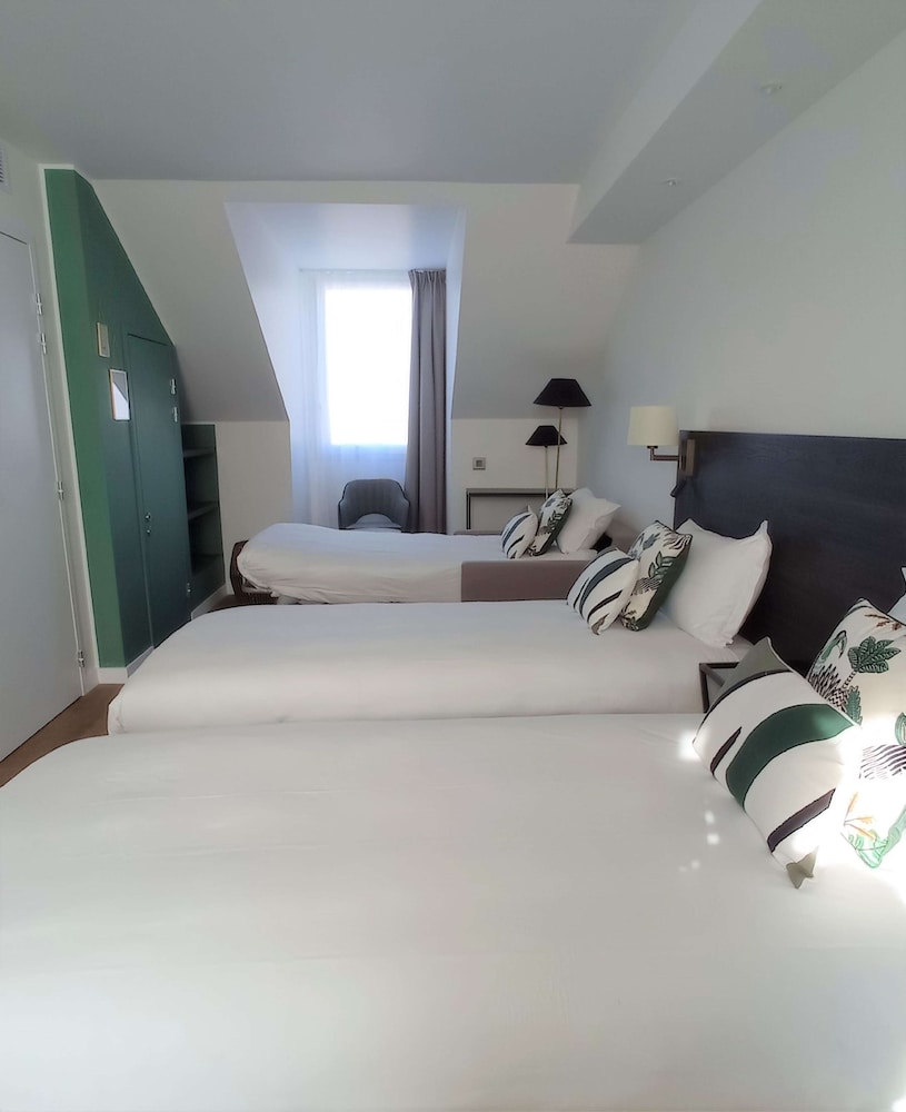 Studio, Multiple Beds - Photo 1