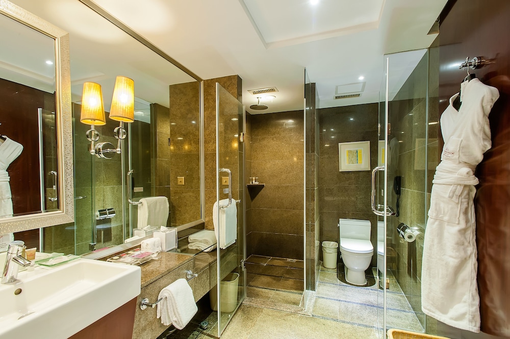 Standard Room, 2 Double Beds, Club Lounge Access (Lounge Access) - Photo 4