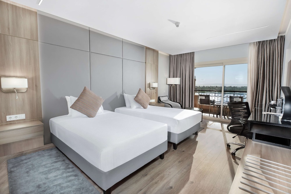 Executive Room (Superior, Front Nile View) - Photo 6
