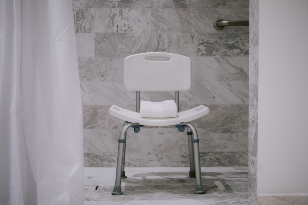 Room, 1 King Bed, Accessible (Roll-In Shower) - Photo 5