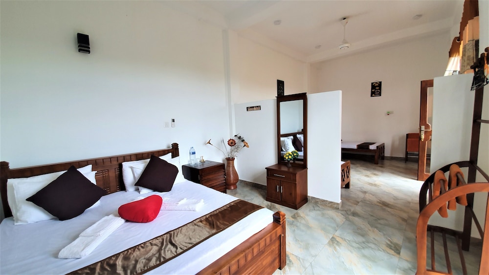 Family Room, 2 Bedrooms