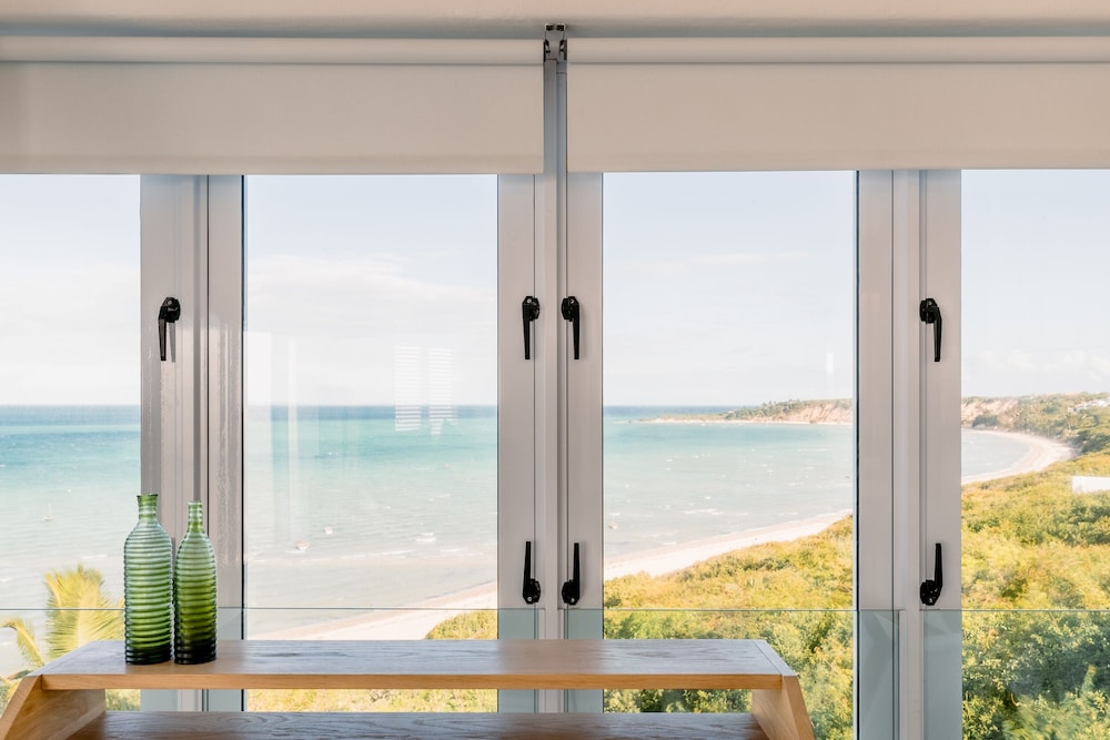 Luxury Suite, 1 King Bed, Balcony, Ocean View photo 2