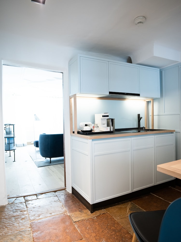 Design Suite, 2 Bedrooms - Photo 4