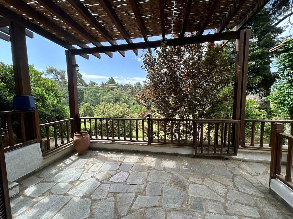 Maisonette With Garden Under the Elani Pines, Photo 11