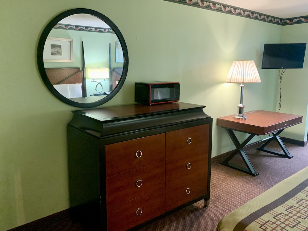 Standard Room, 2 Queen Beds photo 2