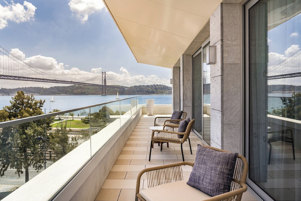 Regency, Apartment, 3 Bedrooms