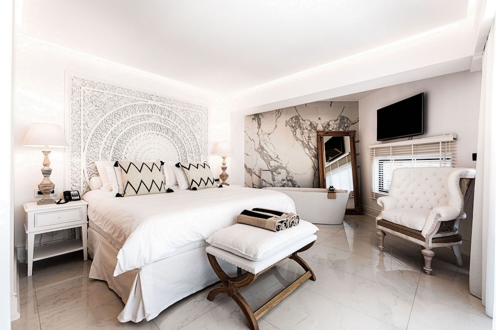 Honeymoon Suite, 1 Bedroom, Private Pool, Beachfront (Island)