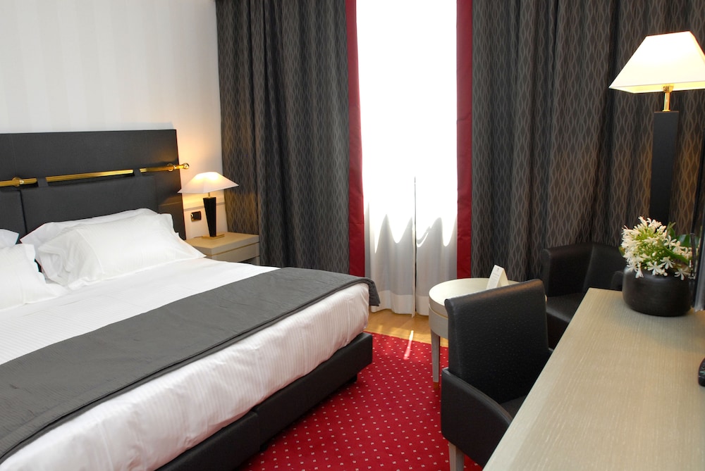 Suite B - Photo 14