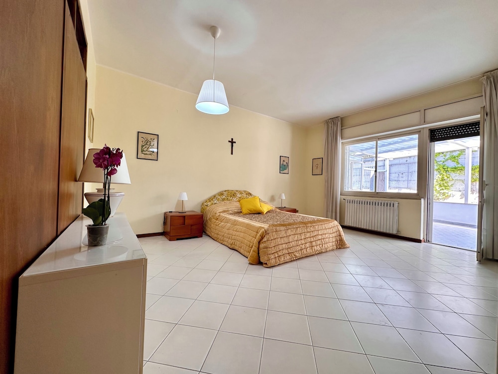 Family Triple Room, Courtyard View