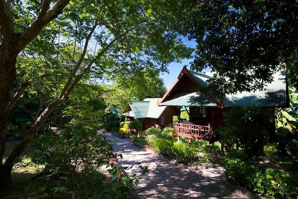 Standard Bungalow (Hill Side 3 Pax) photo 2