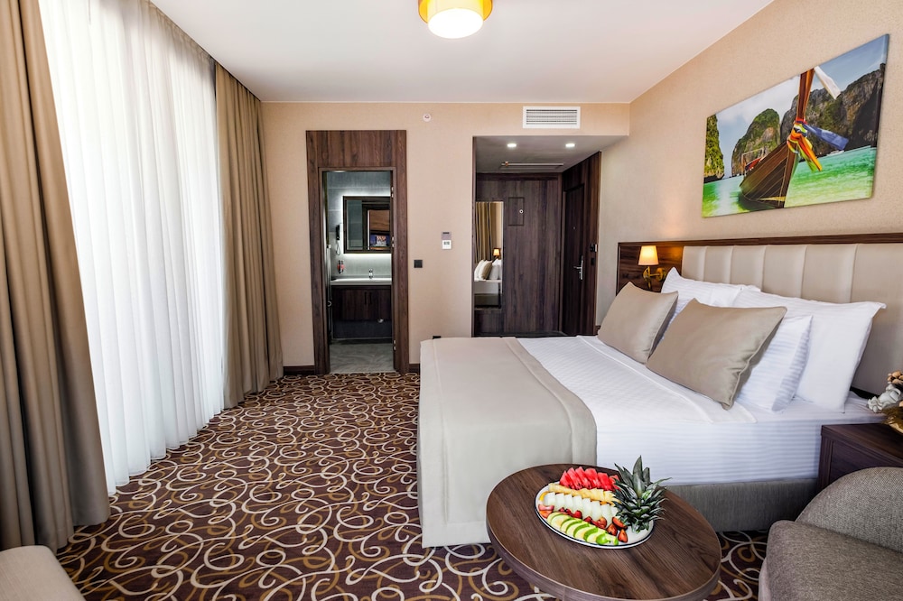 Deluxe Double Room, 1 Double Bed, Partial Sea View