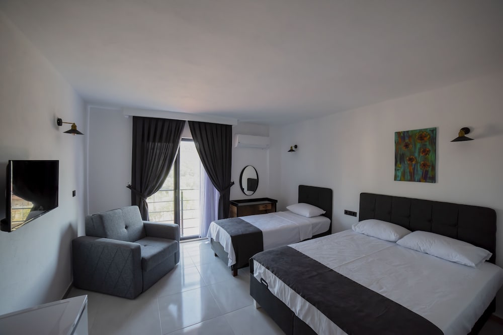 Standard Triple Room, Balcony